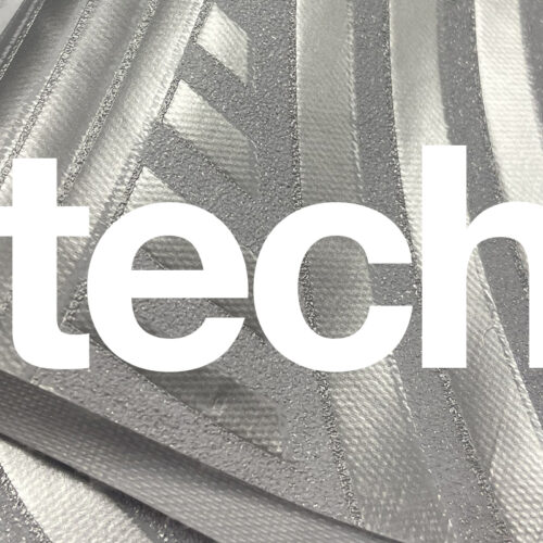 tech : Nappe toile cirée 3D avec vernis sélectif